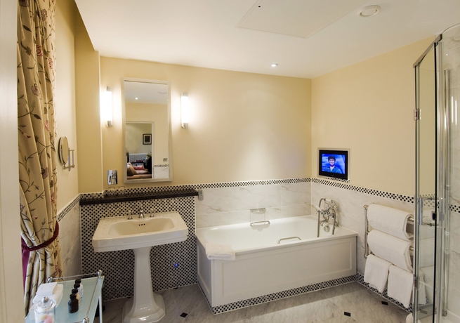 Imagen de la habitación del Hotel Ettington Park. Foto 3