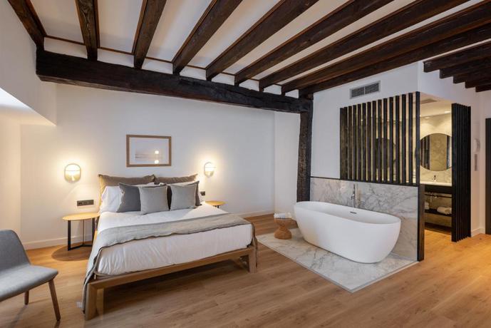 Imagen de la habitación del Hotel EtxeAundi Boutique. Foto 2