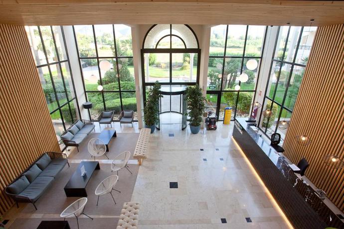 Imagen de los interiores del Hotel Eu Bahia Pollen&ccedil;a. Foto 15