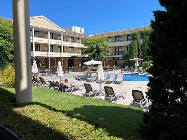 Imagen de los exteriores del Hotel Eu Bahia Pollen&ccedil;a. Foto 12