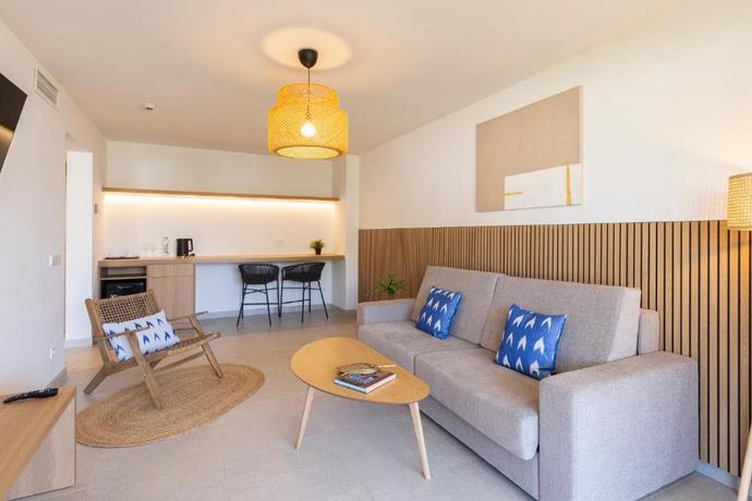 Imagen de la habitación del Hotel Eu Bahia Pollen&ccedil;a. Foto 11