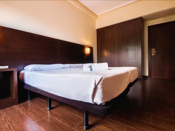 Imagen de la habitación del Hotel Euba. Foto 4