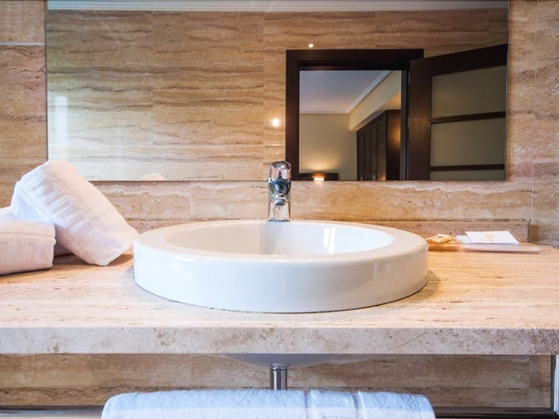 Imagen de la habitación del Hotel Euba. Foto 16