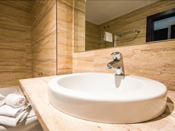 Imagen de la habitación del Hotel Euba. Foto 17