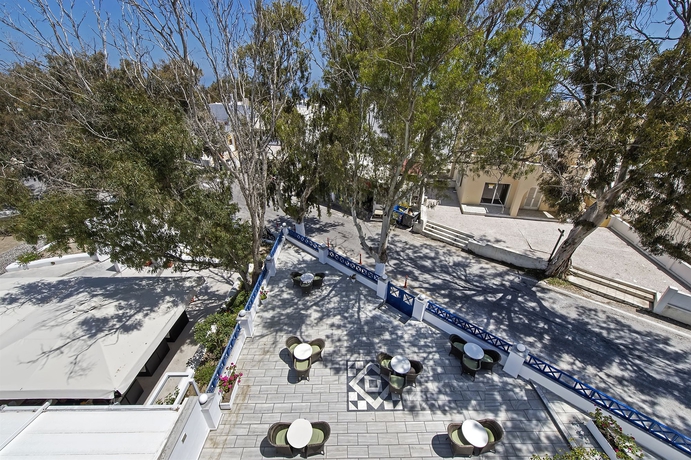 Imagen de los exteriores del Hotel Eucalyptus. Foto 14