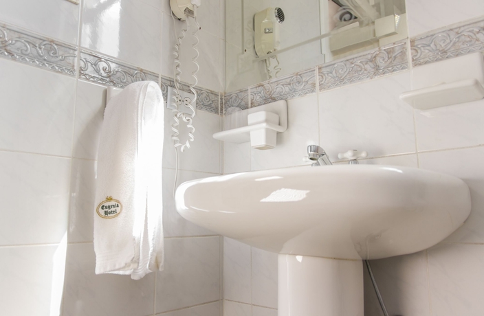 Imagen de la habitación del Hotel Eugenia. Foto 8