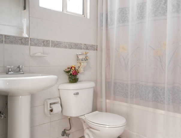 Imagen de la habitación del Hotel Eugenia. Foto 15