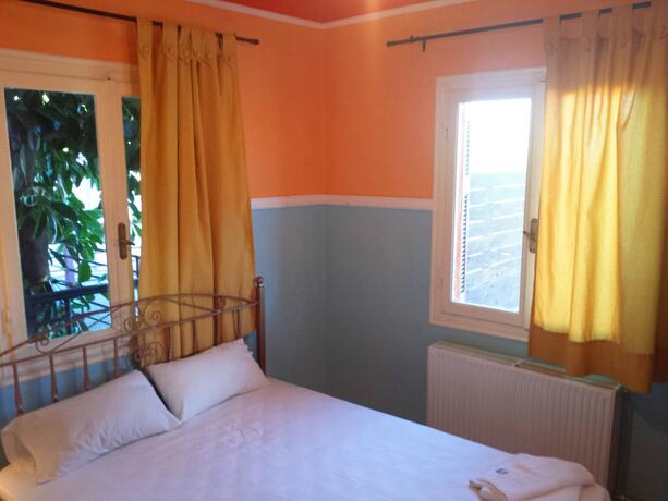 Imagen de la habitación del Hotel Eugenia hotel. Foto 13