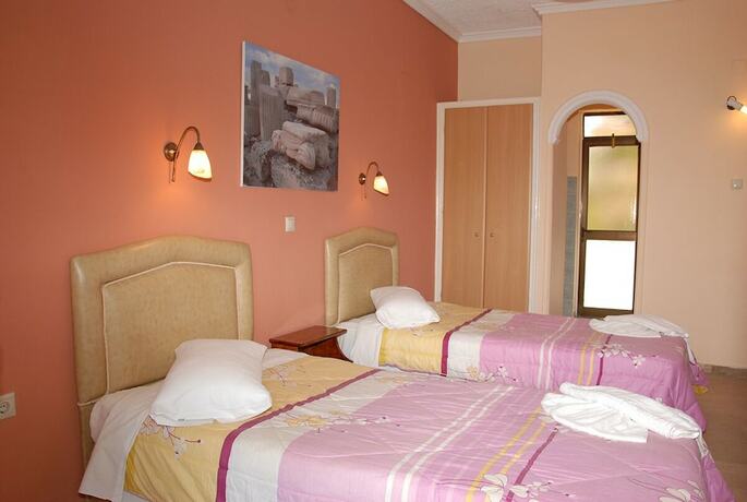 Imagen de la habitación del Hotel Eugenia hotel. Foto 15