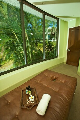 Imagen de la piscina del Hotel Eugenio Lopez Center. Foto 17