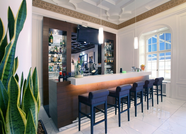 Imagen del bar/restaurante del Hotel Euler. Foto 2