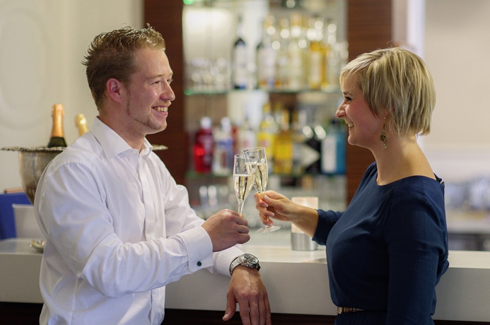 Imagen del bar/restaurante del Hotel Euler. Foto 4