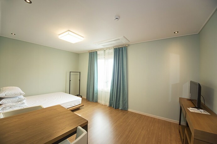 Imagen de la habitación del Hotel Eunbille. Foto 22