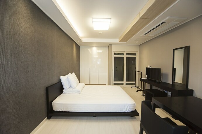Imagen de la habitación del Hotel Eunbille. Foto 23