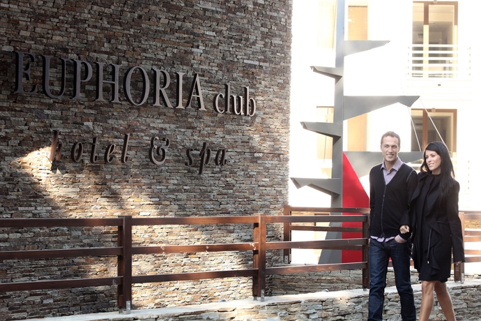 Imagen de los exteriores del Hotel Euphoria Club and Resort. Foto 8