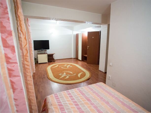 Imagen general del Hotel Euphoria, Craiova. Foto 10