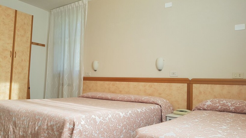 Imagen de la habitación del Hotel Eura. Foto 4