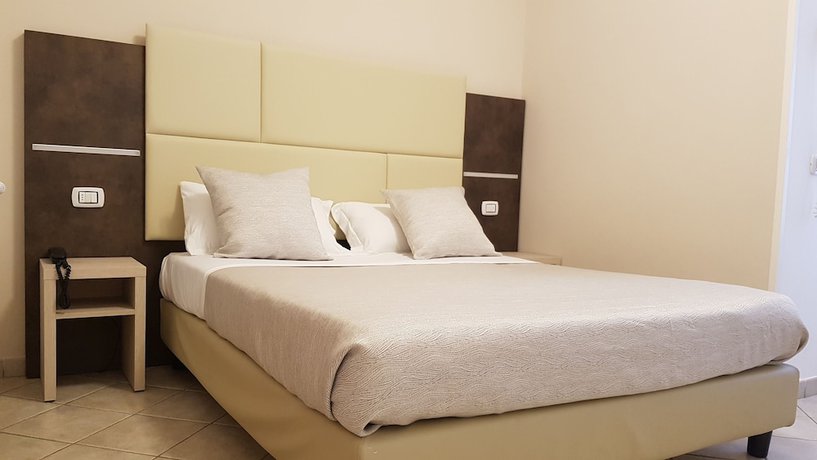 Imagen de la habitación del Hotel Eura. Foto 12