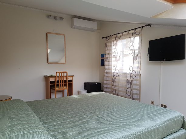 Imagen de la habitación del Hotel Eura. Foto 14