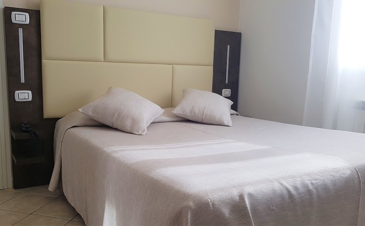 Imagen de la habitación del Hotel Eura. Foto 17