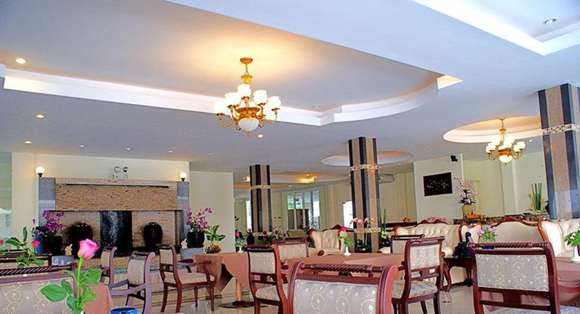 Imagen del bar/restaurante del Hotel Eurasia Boutique. Foto 2