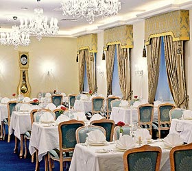 Imagen del bar/restaurante del Hotel Eurasia Business Hotel. Foto 2
