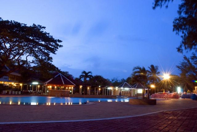 Imagen de la piscina del Hotel Eurasia Cha-am Lagoon. Foto 16