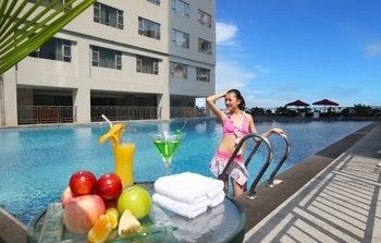 Imagen de la piscina del Hotel Eurasia Convention International. Foto 17