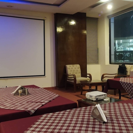Imagen de la habitación del Hotel Eurasia Mohali Airport. Foto 17