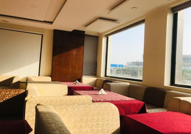 Imagen del bar/restaurante del Hotel Eurasia Mohali Airport. Foto 2