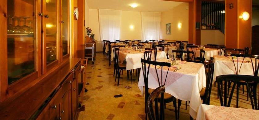 Imagen del bar/restaurante del Hotel Eureka, Rimini. Foto 3