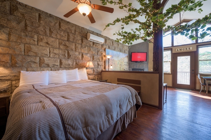 Imagen de la habitación del Hotel Eureka Springs Treehouses, Hobbit Caves and Castles. Foto 10