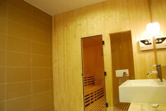 Imagen de la habitación del Hotel Euro Asia Hotel, Guangzhou. Foto 6