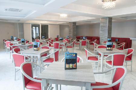 Imagen del bar/restaurante del Hotel Euro Club. Foto 4