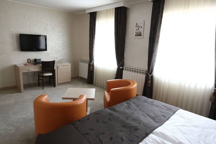 Imagen de la habitación del Hotel Euro Garni. Foto 7