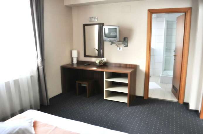 Imagen de la habitación del Hotel Euro House. Foto 7