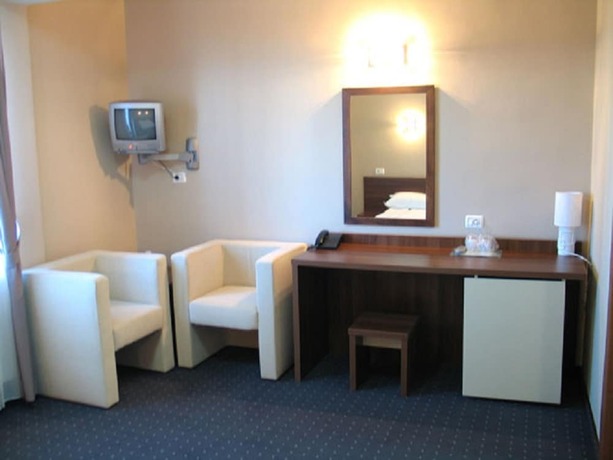 Imagen de la habitación del Hotel Euro House. Foto 13
