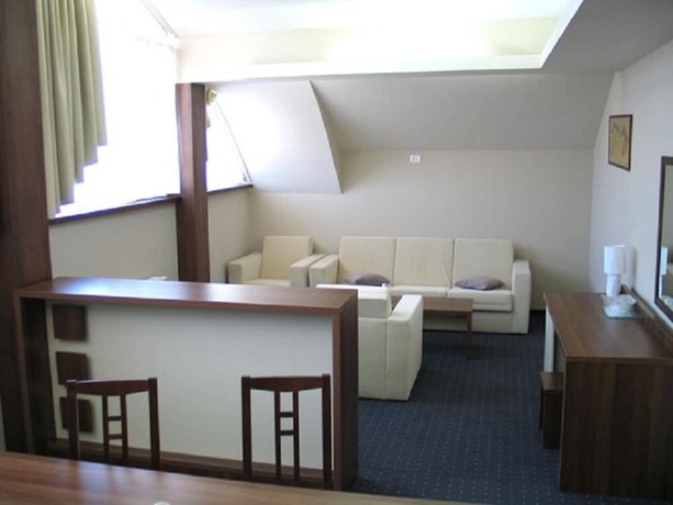 Imagen de la habitación del Hotel Euro House. Foto 18