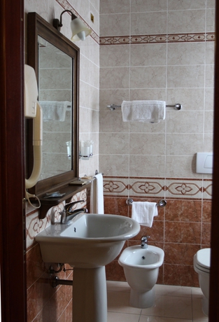 Imagen de la habitación del Hotel Euro Iglesias. Foto 2