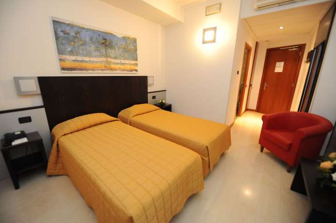 Imagen de la habitación del Hotel Euro, Imola. Foto 7