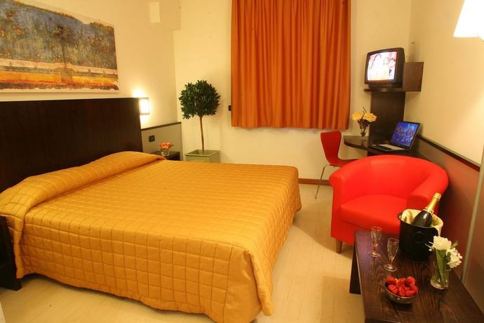 Imagen de la habitación del Hotel Euro, Imola. Foto 15