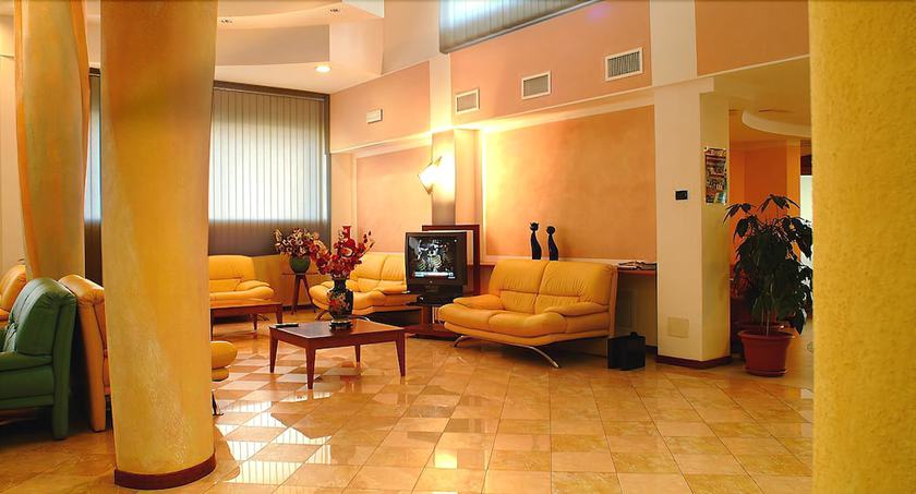 Imagen de los interiores del Hotel Euro, Nuoro. Foto 16