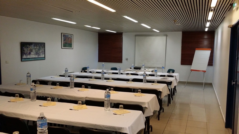 Imagen de los interiores del Hotel Euro Paris Créteil. Foto 13