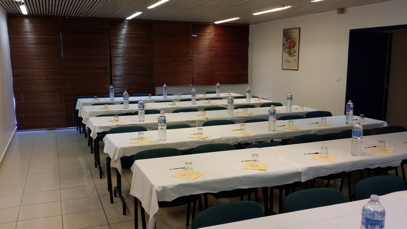 Imagen de los interiores del Hotel Euro Paris Créteil. Foto 14