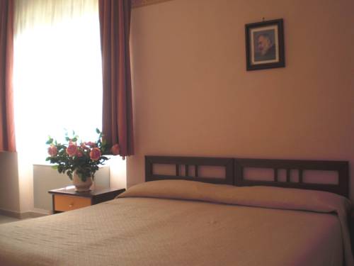 Imagen de la habitación del Hotel Euro, San Giovanni Rotondo. Foto 7