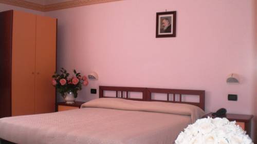 Imagen de la habitación del Hotel Euro, San Giovanni Rotondo. Foto 13