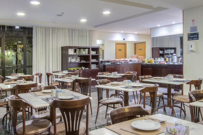 Imagen del bar/restaurante del Hotel Euro Suíte Curitiba Batel. Foto 5