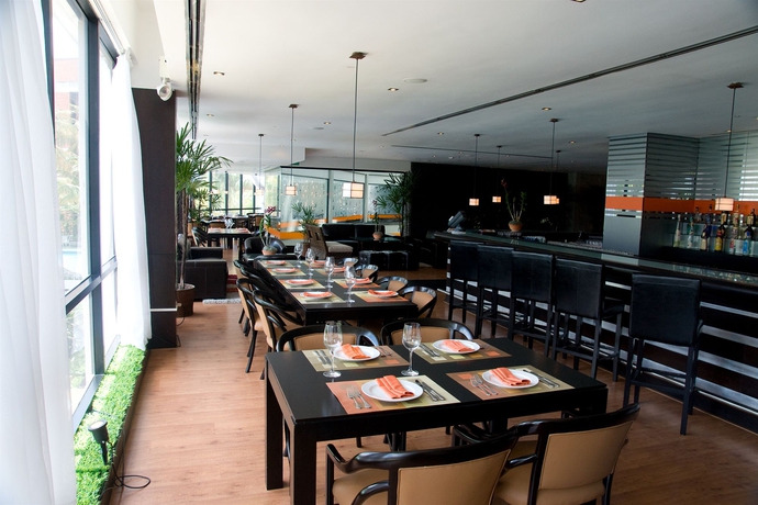Imagen del bar/restaurante del Hotel Eurobuilding and Suite Caracas. Foto 2