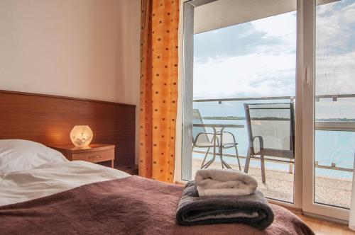 Imagen de la habitación del Hotel Eurobus. Foto 8