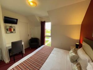 Imagen de la habitación del Hotel Euroc&eacute;an Adonis Budget. Foto 3